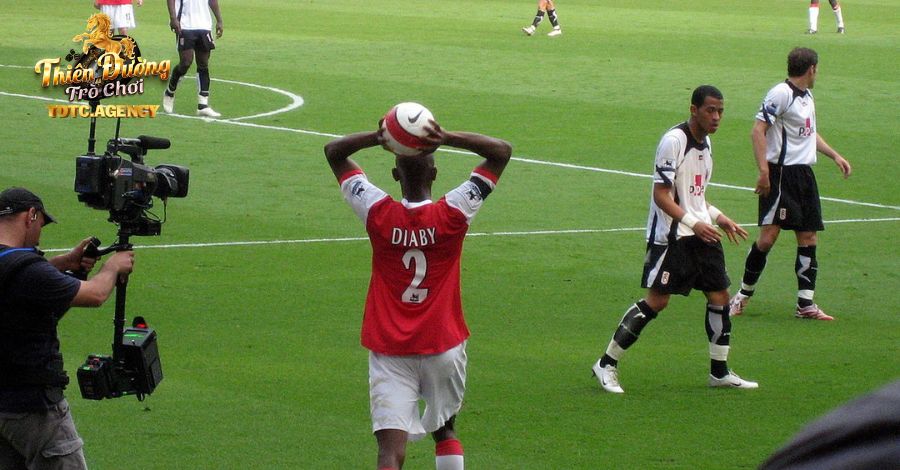 Tìm hiểu kèo ném biên là gì?